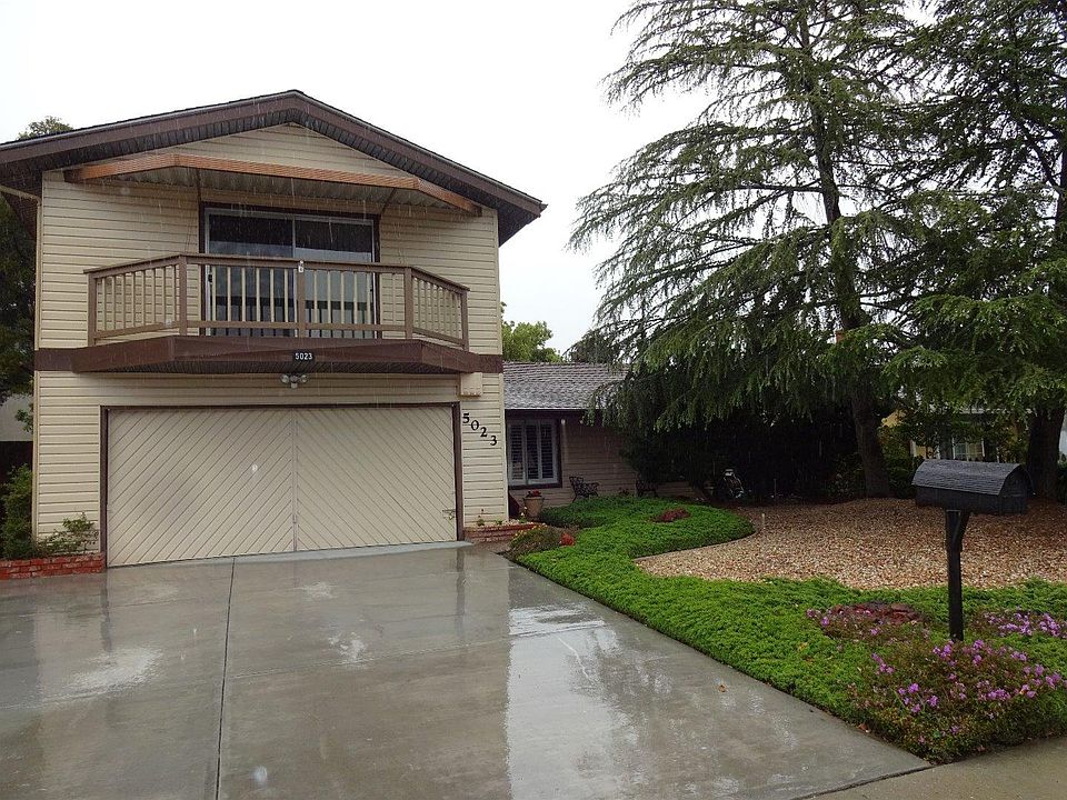 1st image of 5023 Avenida De Lago
