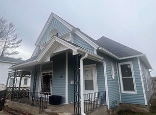 209 S 8th St, Burlington, IA 52601