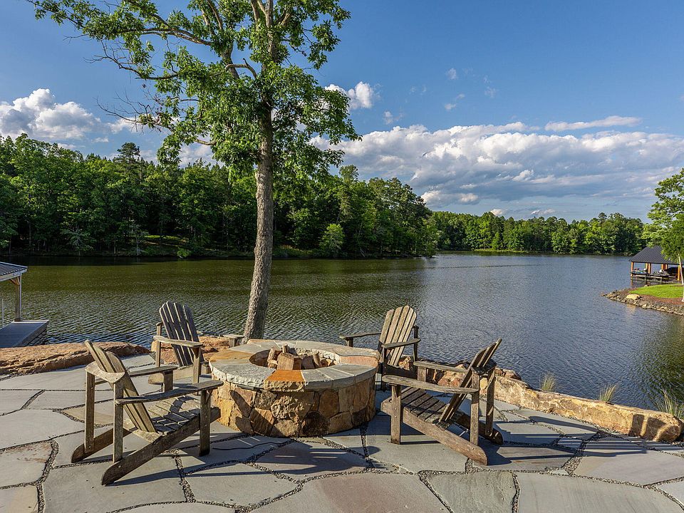 13th image of this home