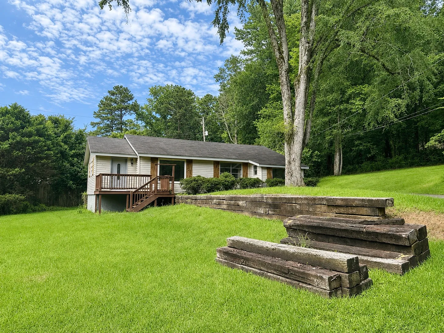 4 bed, 1302 sqft, $1,595 — Photo 1