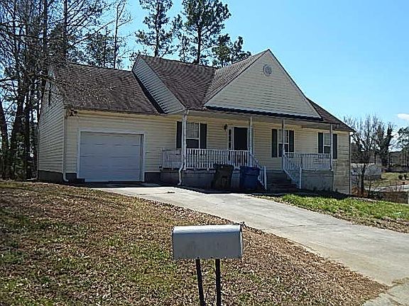 3rd image of 105 Hickory Glen Ln