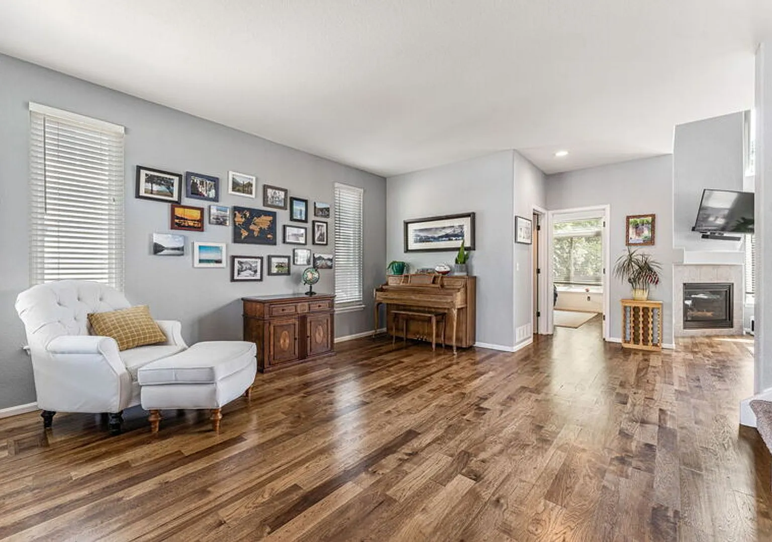 Beautiful Home in Morrison! — Photo 3