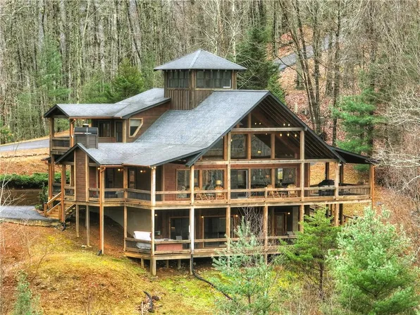 904 Raccoon Rd, Blue Ridge, GA 30513
