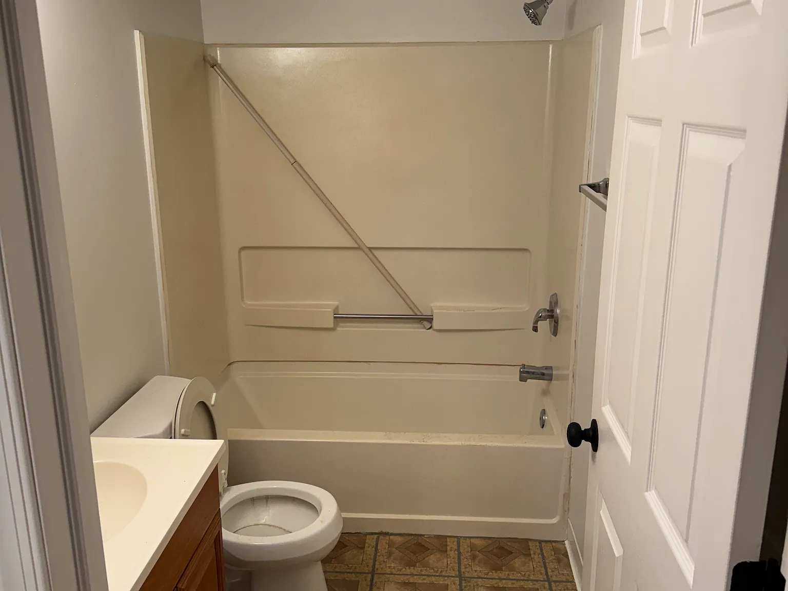 1 bed, 800 sqft, $1,375 — Photo 4