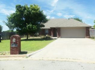 216 NW Cherry Ave, Cache, OK 73527