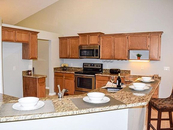 5th image of 870 Kingsbridge Dr