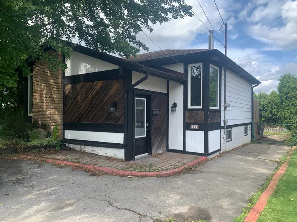 66 Kennedy Ave, Hamilton, ON L9B 1C5