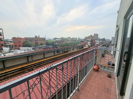 Rented by Friedman Mayer, LREB | media 3