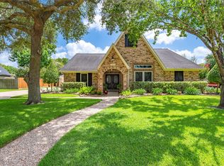1603 White Wing Cir, Friendswood, TX 77546