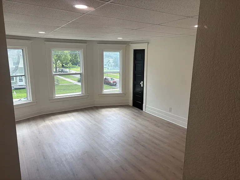 339 Saxon St #2 — Photo 3