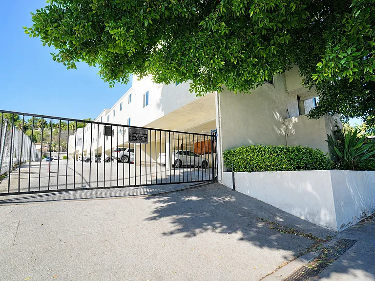 4571 N Figueroa St #21 — Photo 12