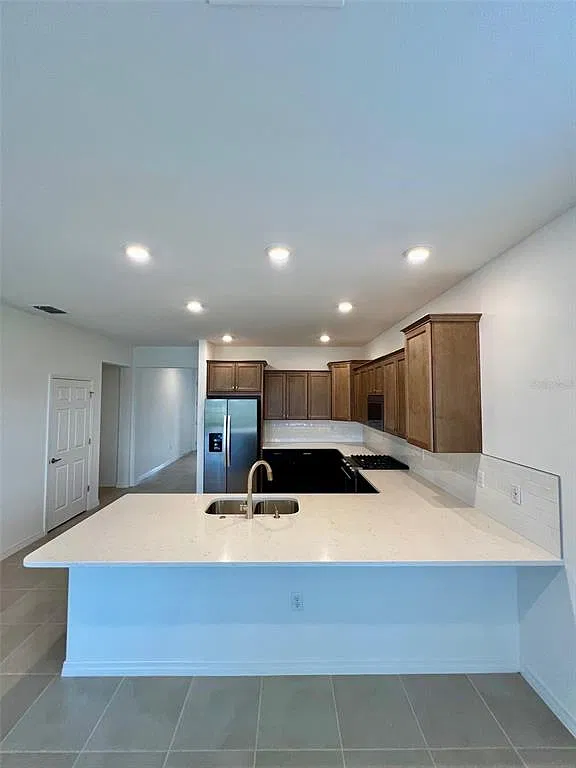 3 bed, 2.0 bath, 1856 sqft, $2,395 — Photo 3