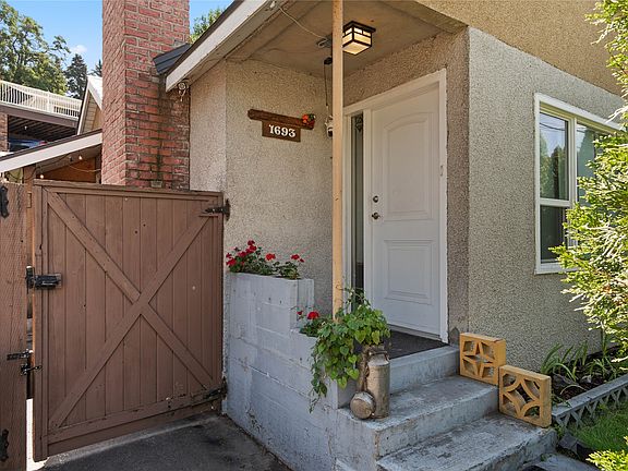 2nd image of 1693 Valleyview Dr
