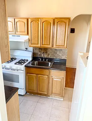 Rented by RealTegrity NY LLC | media 27