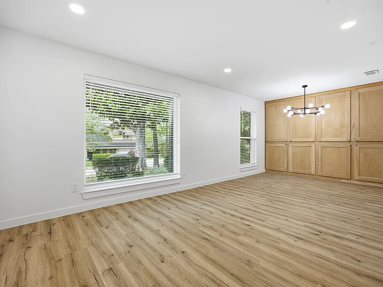 3013 Conejos Dr — Photo 8