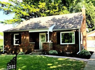 1521 S Burchard Ave, Freeport, IL 61032