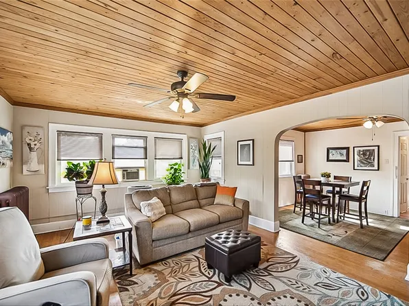 4000 University Ave APT 5, Des Moines, IA 50311