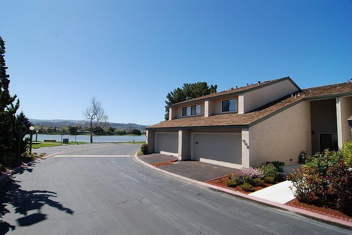 664 Celestial Lane, Foster City