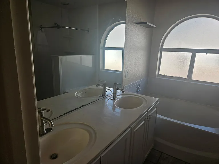 4636 W Laredo St — Photo 7