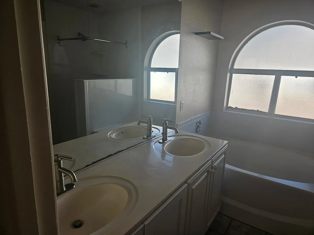 Building Photo - 4636 W Laredo St