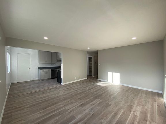 4th image of 1715 Ross Cir APT 4