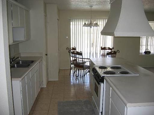 4th image of 7011 BROOKPORT DR