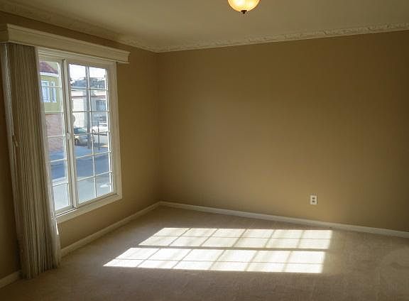 5th image of 515 Holyoke St