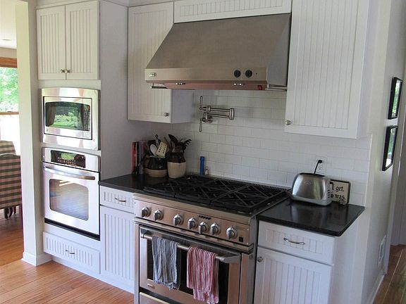 5th image of 31 Bentley Ln