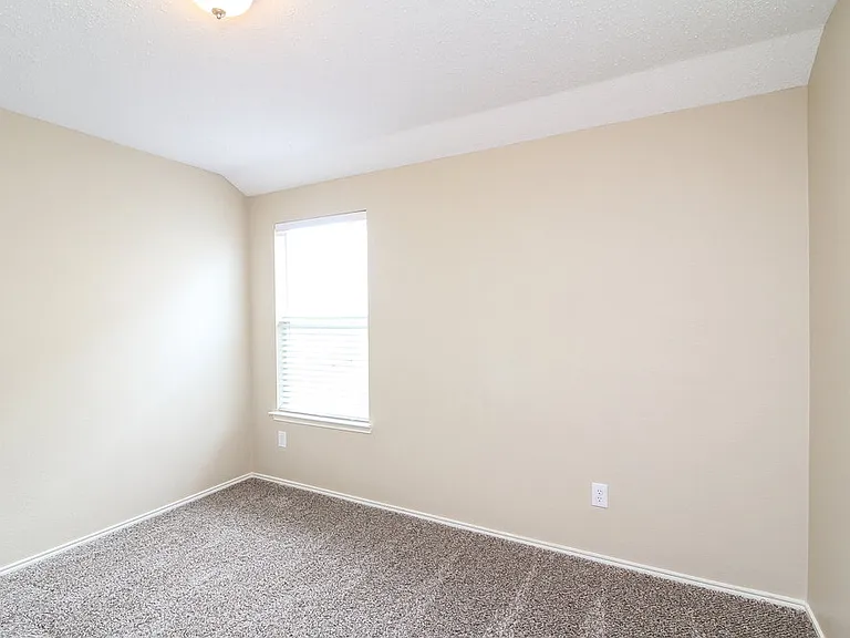 2024 Northridge Dr — Photo 13