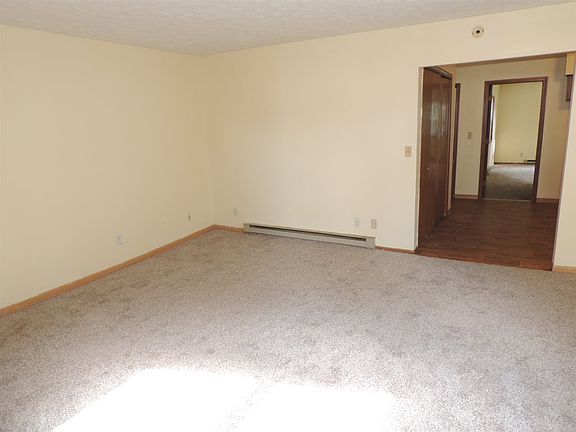 3rd image of 409-451 E Washington St