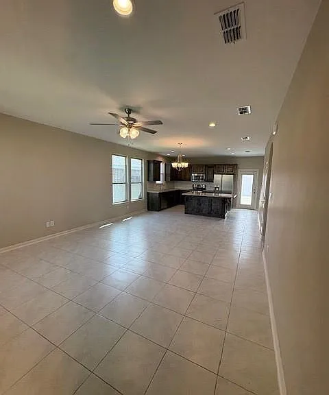 1404 E Sonador Dr S — Photo 2