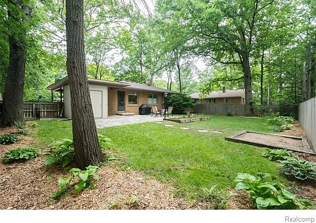 1811 Alhambra Dr — Photo 6