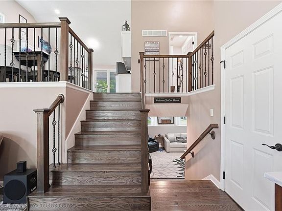 5th image of 5900 Meadowsweet Ln