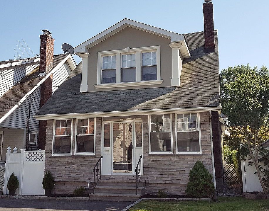 2nd image of 82 Farrandale Ave