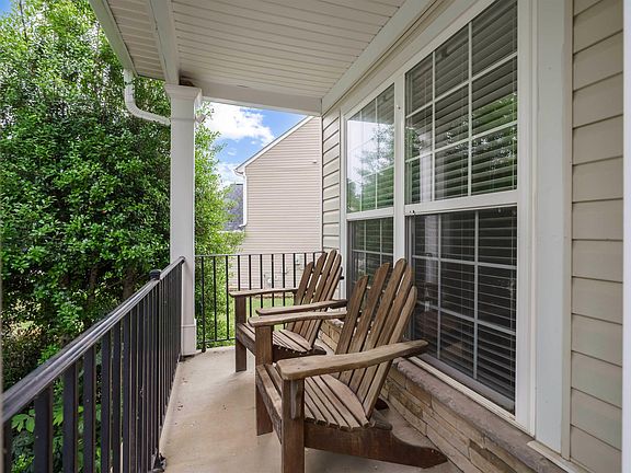4th image of 100 Oak Branch Dr