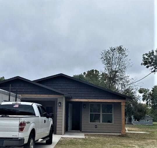 1st image of 503 S 2nd St