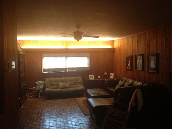 5th image of 221 Country Club Dr