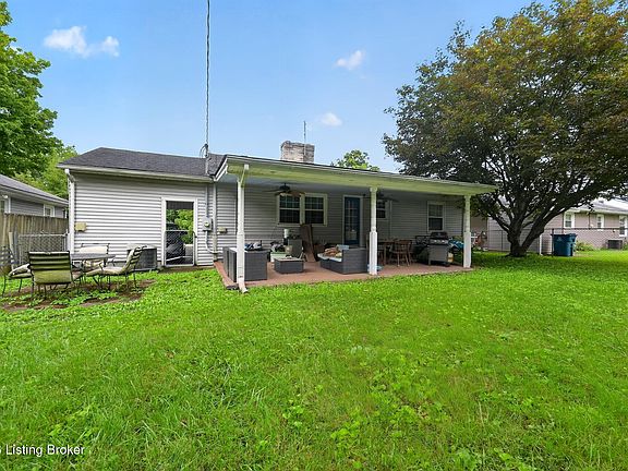 4th image of 707 Hillcrest Dr