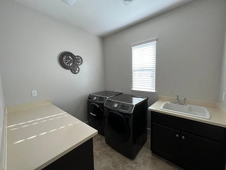 379 W Beckman Ct — Photo 18