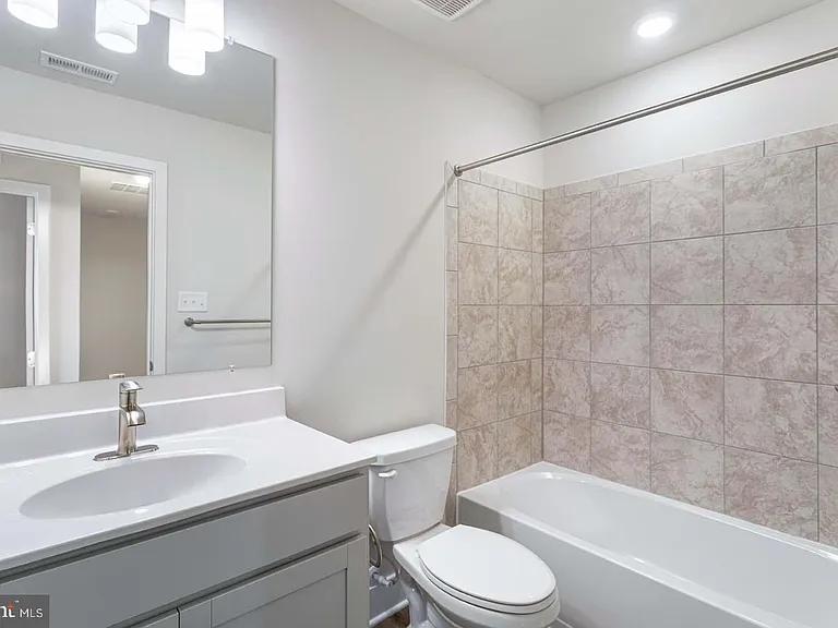214 Matilda — Photo 13