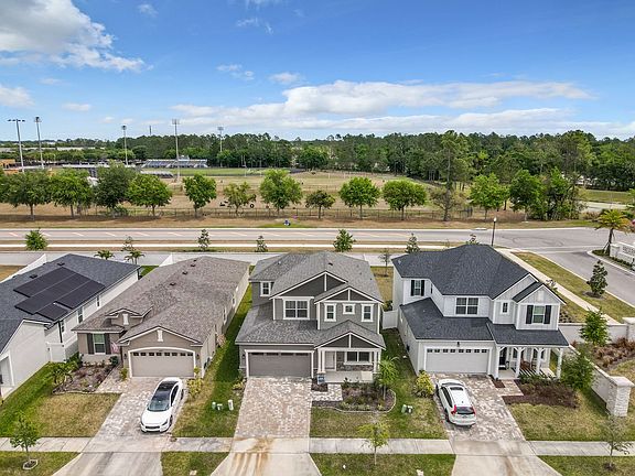 3rd image of 2099 Farnham Dr