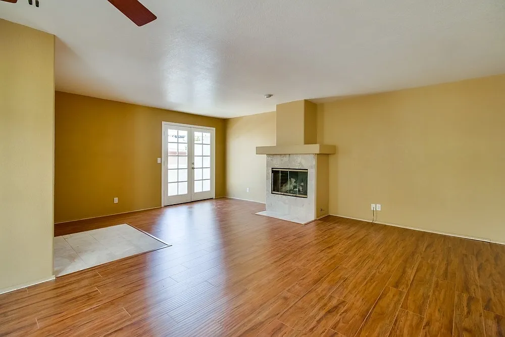 3 bed, 1291 sqft, $5,289 — Photo 3
