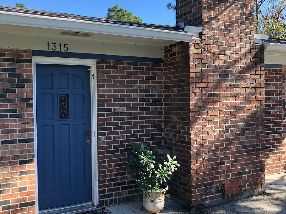 1st image of 1315 Lake Miriam Dr