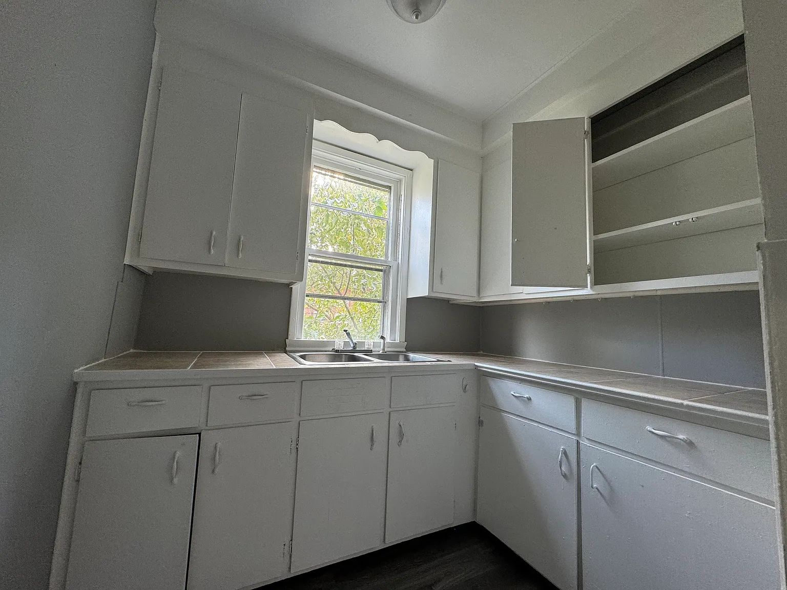 153 Easton Ave — Photo 3