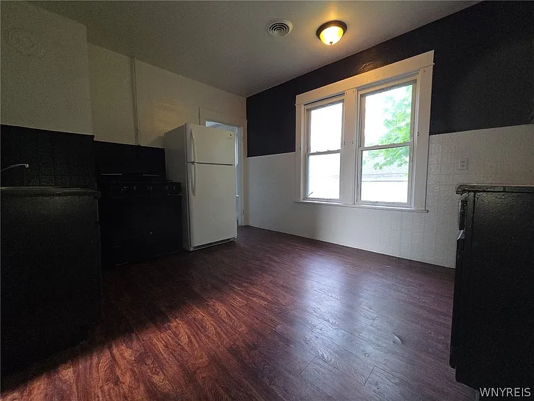 67 Moeller St #UPPER — Photo 5