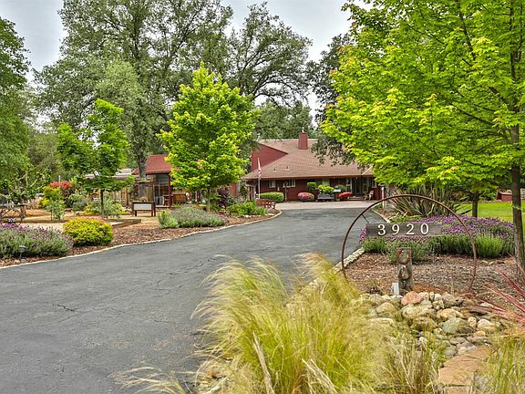 2nd image of 3920 Crosswood Dr