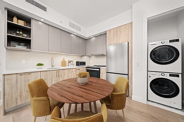 Rented by Nooklyn NYC LLC | media 9