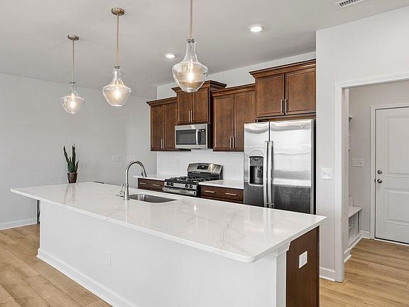 4th image of 1054 Westerland Way