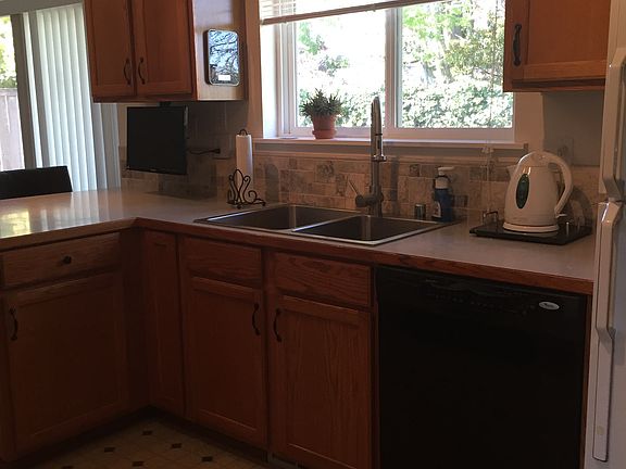 4th image of 2514 Leach Ct SE
