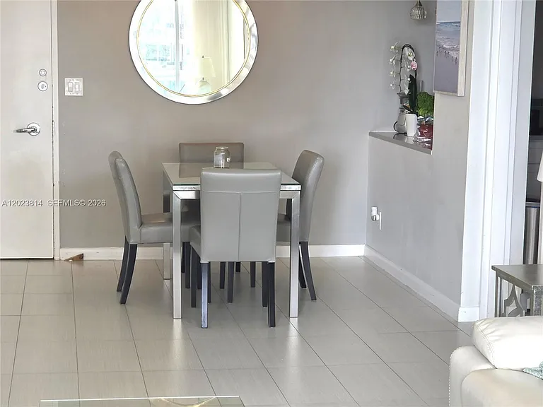 5161 Collins Ave #502 — Photo 22